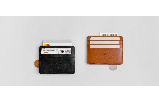THE ULTRA SLIM LEATHER CARD HOLDER