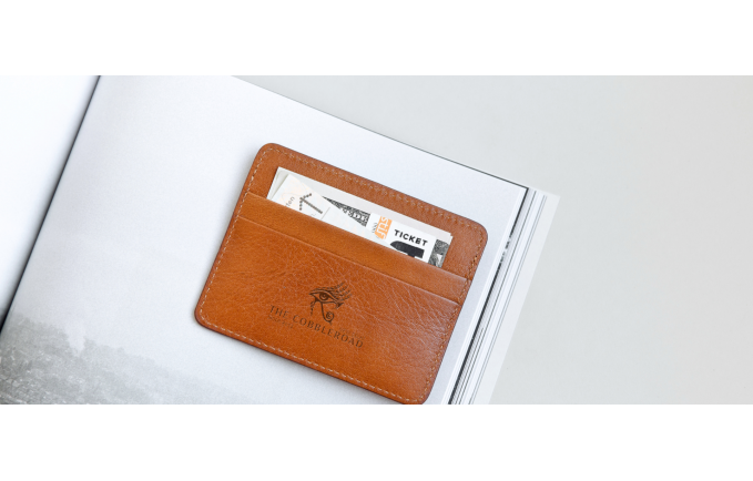 THE ULTRA SLIM LEATHER CARD HOLDER